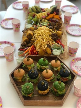 {{photo.Alt || photo.Description || 'Мини бургер с мясной котлеткой'}}