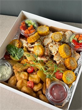 {{photo.Alt || photo.Description || 'Микс с шашлычком, наггетсами и овощами'}}