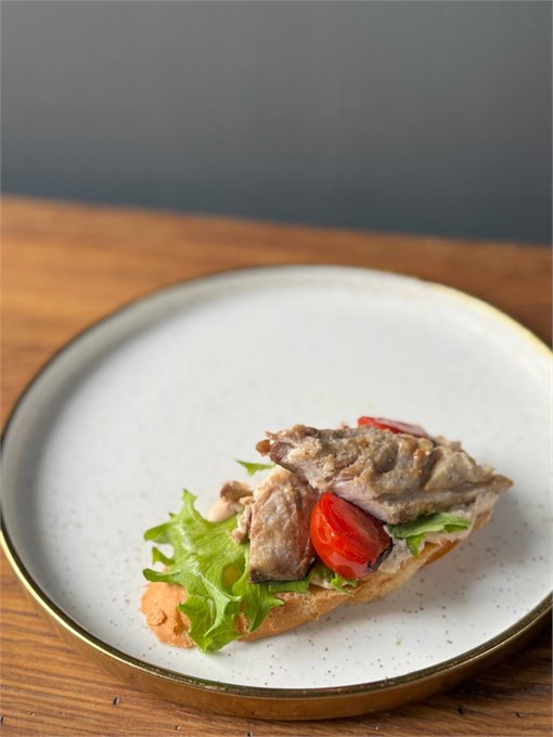 Мини-брускетта со скумбрией горячего копчения 10204