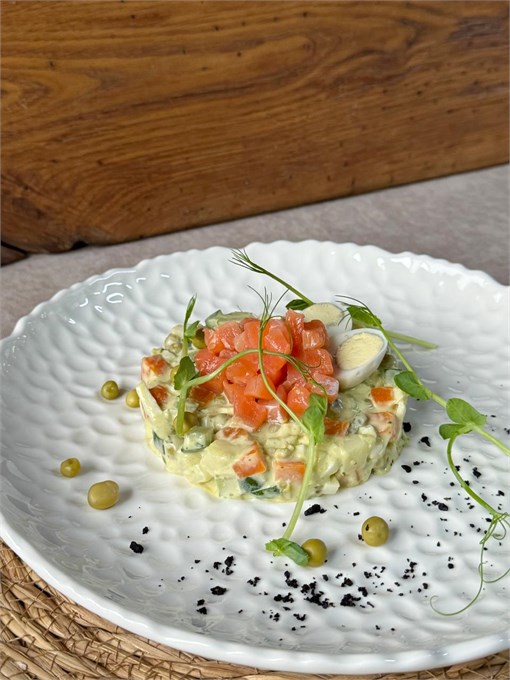 Салат Оливье с лососем 10207